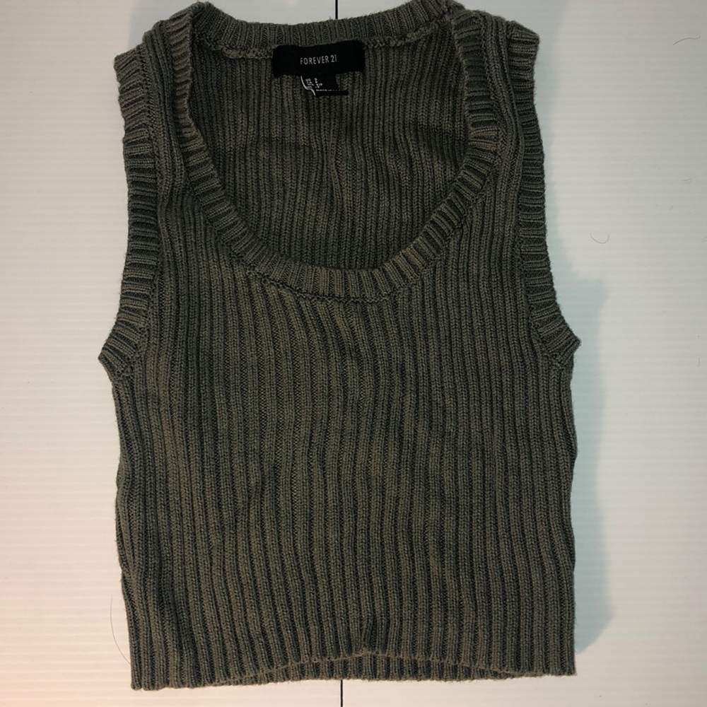 Muscle tee crop top